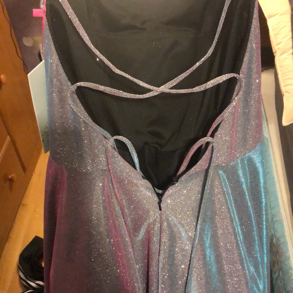 *Never worn* Prom Dress!đź‘— - Picture 8 of 9